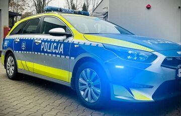 Польша депортирует украинца, который погрыз полицейский автомобиль