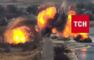 Момент вибуху на Курахівській дамбі потрапив на відео