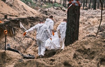 В освобожденных городах нашли уже 868 тел мирных жителей 