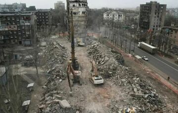 В Мариуполе оккупанты строят лагерь для беженцев из Белгородской области