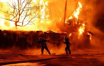 На Волині загорівся готельно-ресторанний комплекс На Волині загорівся готельно-ресторанний комплекс