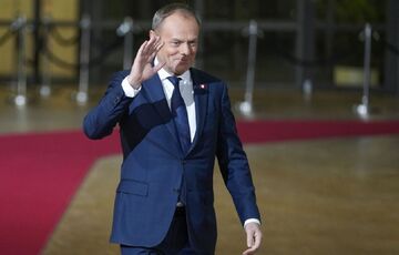 ”Решение о расширении ЕС посвящаю вашим героям”: Туск обратился к Зеленскому 