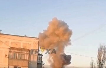 У мережі показали, як горіла військова техніка росіян на аеродромі Бельбек