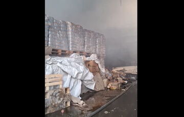 В результате российской атаки в Запорожье уничтожен склад с гуманитарной помощью