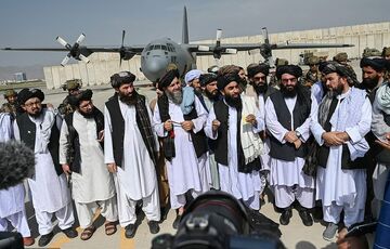 Талібан оголошує про перемогу на злітно-посадковій смузі в аеропорту Кабула