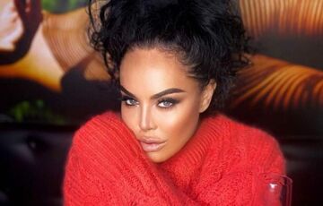 Опальна режисерка Оксана Байрак залишила Україну, здавшись в обіймах актора-путініста Опальна режисерка Оксана Байрак залишила Україну, здавшись в обіймах актора-путініста