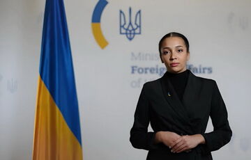 МИД Украины первым в мире запустил ИИ-аватар Викторию: видео МИД Украины первым в мире запустил ИИ-аватар Викторию: видео