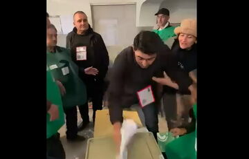 У Грузії на парламентських виборах фіксують масове вкидання бюлетенів: відео