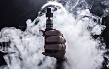В Раде предложили полностью запретить электронные сигареты в Украине