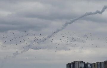 РФ атаковала предприятие в Харькове тремя ракетами С-300 РФ атаковала предприятие в Харькове тремя ракетами С-300