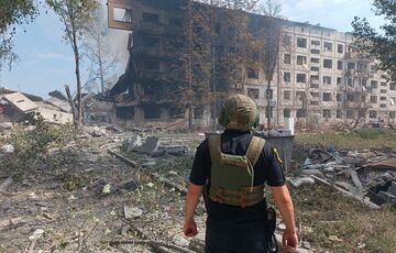 Росіяни атакували Костянтинівку, застосовуючи артилерію та ФАБ-500: під завалами будинків можуть бути люди Росіяни атакували Костянтинівку, застосовуючи артилерію та ФАБ-500: під завалами будинків можуть бути люди