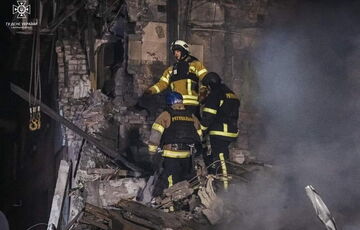 У Новогродівці рятувальники знайшли тіло першої жертви: відео