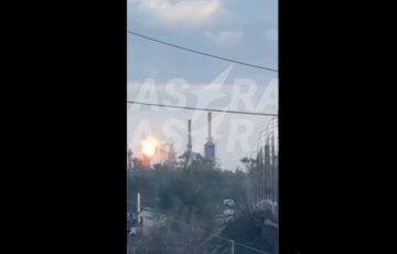У Махачкалі дрони атакували НПЗ ”Дагнотех” У Махачкалі дрони атакували НПЗ ”Дагнотех”