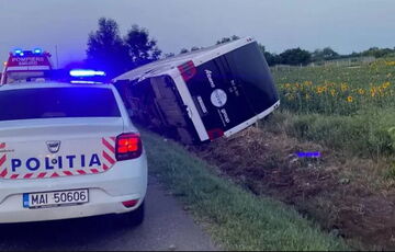 В Румынии перевернулся автобус с украинскими туристами