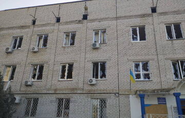 Оккупанты обстреляли реанимационное отделение больницы в Бериславе: фото