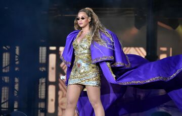 Бейонсе ошеломила сценическим образом от украинского дизайнера: фото