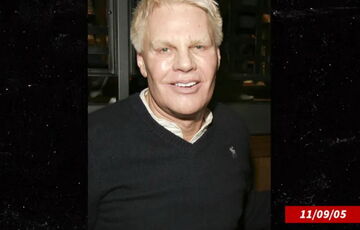 Бывший глава Abercrombie & Fitch устраивал такие же секс-вечеринки, что и P. Diddy