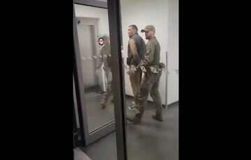 У Польщі озвучили причини затримання Усика в аеропорту Кракова