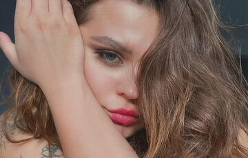 Солістка гурту KAZKA слідом за Melovin зробила камінг-аут Солістка гурту KAZKA слідом за Melovin зробила камінг-аут