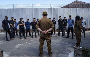 В Минюсте посчитали, сколько еще заключенных могут присоединиться к рядам ВСУ