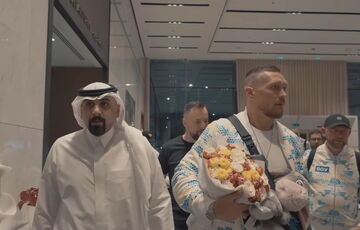 Усик прилетів до Ер-Ріяду на бій з Ф'юрі: відео