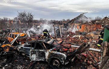Российская авиация сбросила авиабомбу на жилой дом в Харьковской области Российская авиация сбросила авиабомбу на жилой дом в Харьковской области
