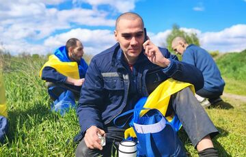 Україна повернула з полону 45 людей: зворушливі фото