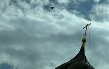 В Москве задержали авторов акции с флагом Украины над Красной площадью