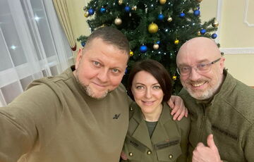 Главы Минобороны и ВСУ поздравили украинцев с праздниками: ”Мы победим!”