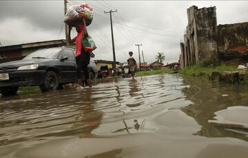 Десятки человек погибли в Нигерии из-за наводнения