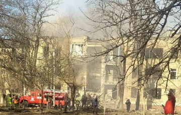 У Краматорську російські окупанти завдали удару по житловому будинку: перші кадри
