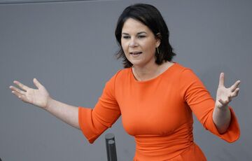 Бербок тайно работает над планом передачи ракет Taurus Украине, не пересекая ”красных линий” Шольца, - СМИ Бербок тайно работает над планом передачи ракет Taurus Украине, не пересекая ”красных линий” Шольца, - СМИ