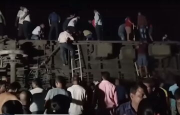 В Индии столкнулись три поезда: погибли почти 240 человек (видео)