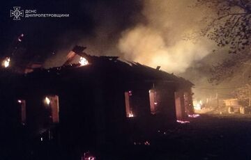 Россияне ударили дроном по жилому дому на Днепропетровщине