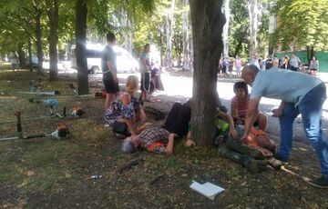 ДТП у Запоріжжі: п'яний мажор влетів у натовп людей на узбіччі, є загиблий