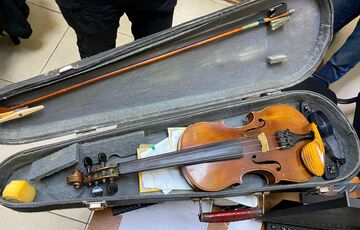 Из Украины пытались вывезти скрипку Страдивари: фото