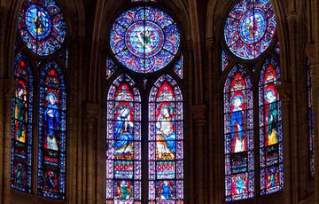 У Франції розпочався процес відновлення вітражів Нотр-Дам