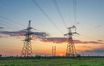 Ночью на энергообъекте вышло из строя оборудование: аварийные отключения света действуют уже в 7 областях