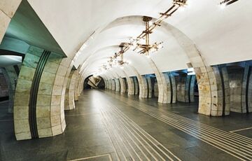 У Києві на півроку зупинять рух між станціями метро ”Деміївська” та ”Теремки”