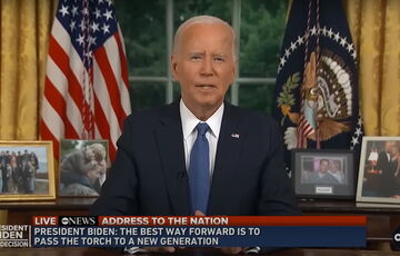 Байден заявил, что снялся с выборов, ”защищая демократию”