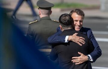 Макрон отреагировал на предложение Путина о возобновлении прямых переговоров Макрон отреагировал на предложение Путина о возобновлении прямых переговоров