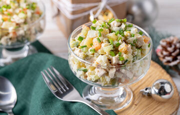 Готуємо Олів'є на Новий рік: продукти, які нададуть оригінального смаку