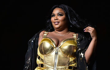 Співачку Lizzo звинуватили у харассменті та фетшеймінгу
