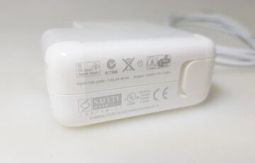 Адаптер живлення Apple: чим замінити оригінал та як розпізнати підробку