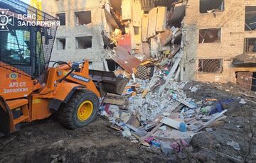 Під завалами гуртожитку у Запоріжжі перебуває 1 особа, постраждали 17: кадри з місця Під завалами гуртожитку у Запоріжжі перебуває 1 особа, постраждали 17: кадри з місця