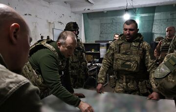 Оборона Бахмуту ламає плани Росії і дає ЗСУ виграти час, - Сирський