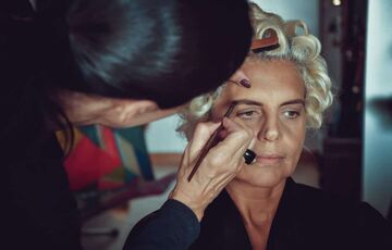 Макияж полезен для здоровья