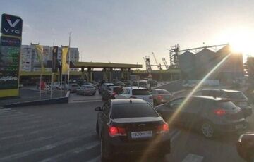 Взрыв на Крымском мосту вызвал панику: продажа товаров ограничена, поезда отменены, на заправках очереди  Взрыв на Крымском мосту вызвал панику: продажа товаров ограничена, поезда отменены, на заправках очереди