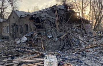 Число жертв удара по ”Пункту незламності” в Константиновке увеличилось