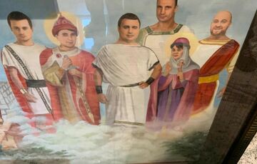 ”З нами Бог”: у мережі показали красномовну картину зі ”святими” в офісі керівника Укрбуду Микитася ”З нами Бог”: у мережі показали красномовну картину зі ”святими” в офісі керівника Укрбуду Микитася